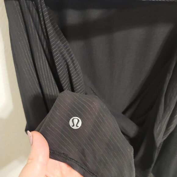 Lululemon Strappy Mesh Tank Sz 8 - Picture 3 of 4